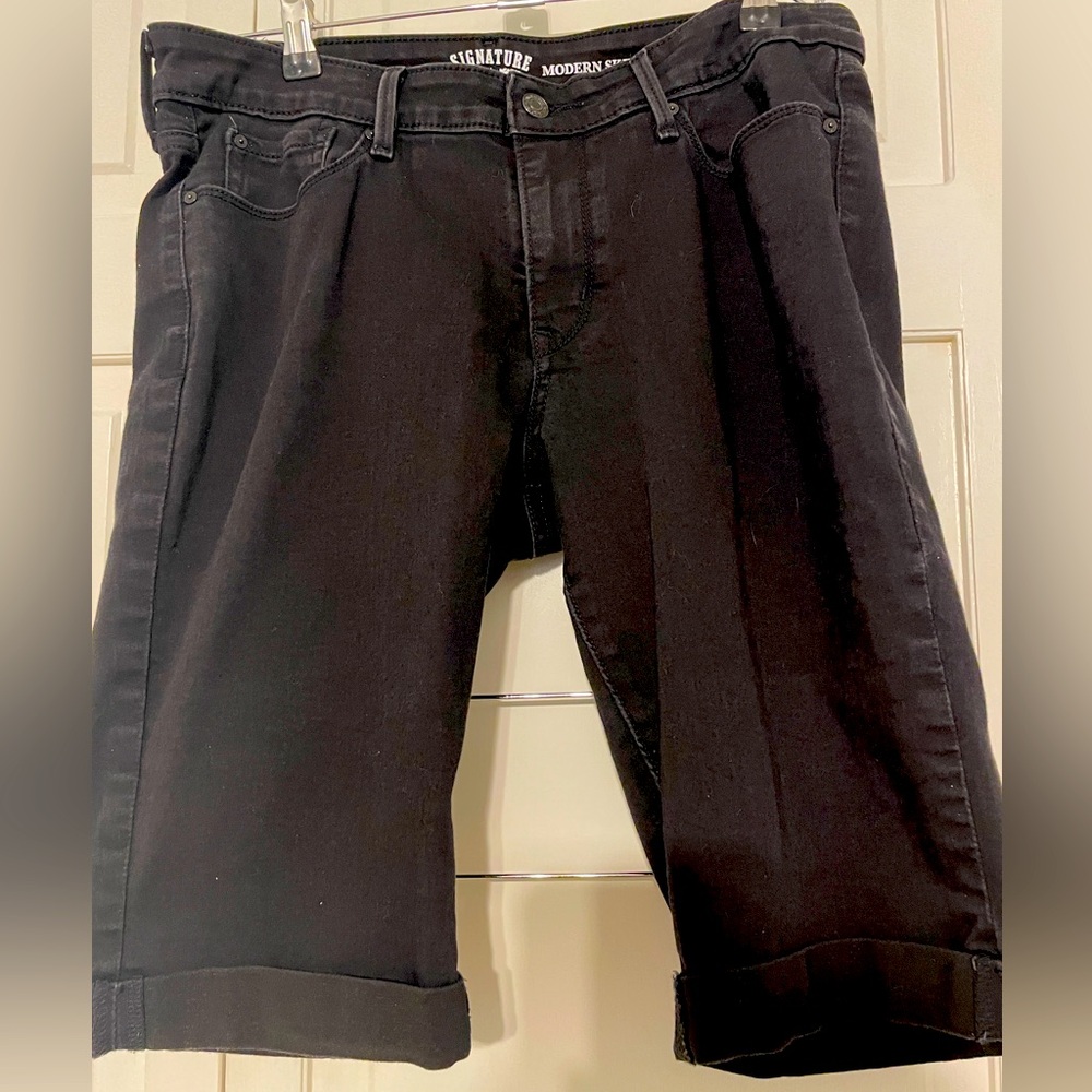 LEVI’S Shorts CLASSIC BERMUDA JEAN SHORTS size 12 Modern Skinny